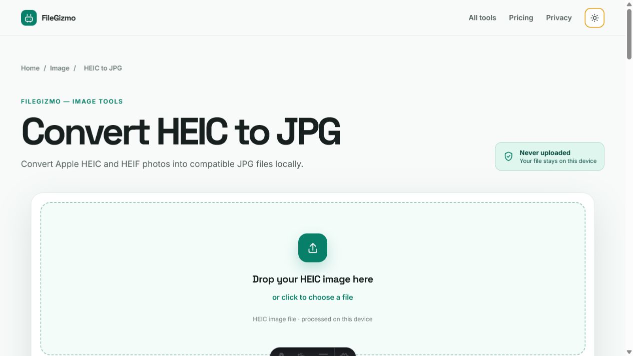 FileGizmo HEIC to JPG converter in light and dark themes